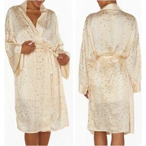 Show Me Your Mumu Harlow Robe in an animal print design one size NWT
